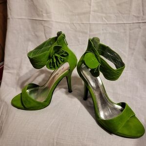 Anne Michelle Vibrant Green Heels